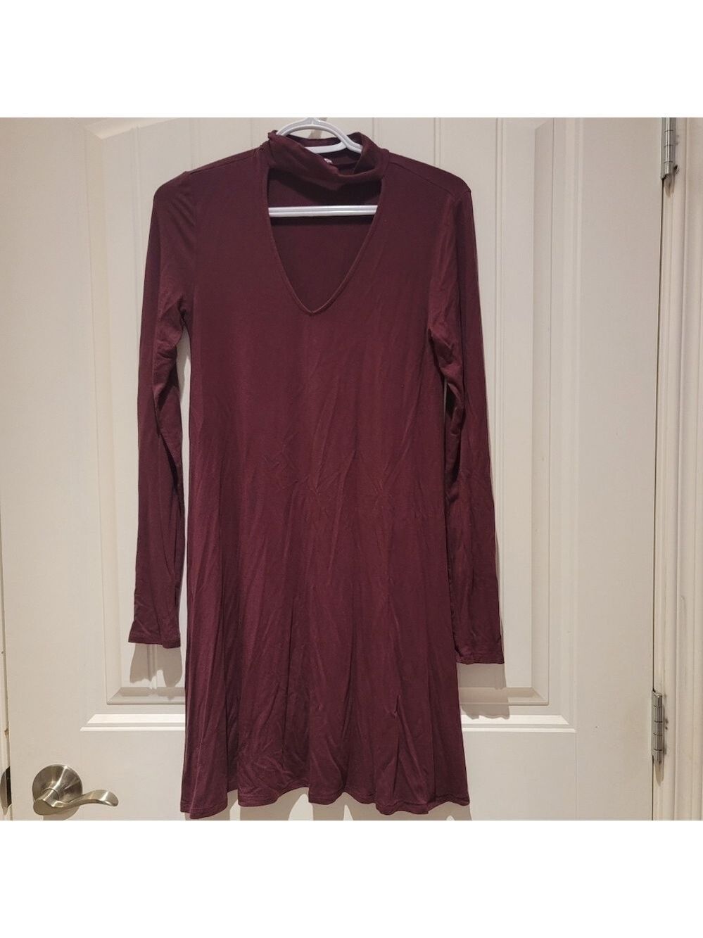 💥4 for $25💥 Garage long sleeve dress with choker neck detail